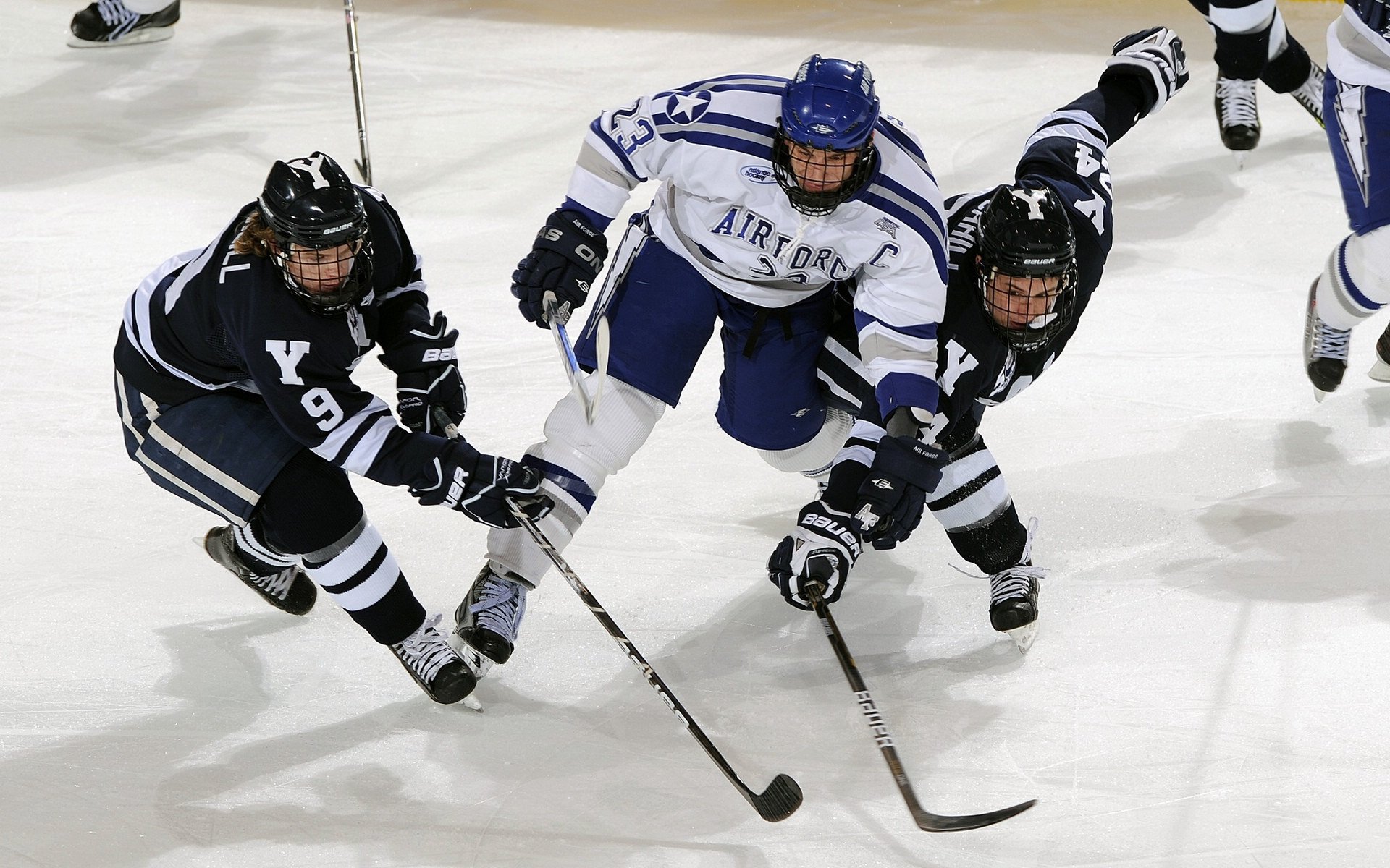 伊布定律,当北欧海盗遭遇钢铁意志,硬仗之王如何掀翻童话王国